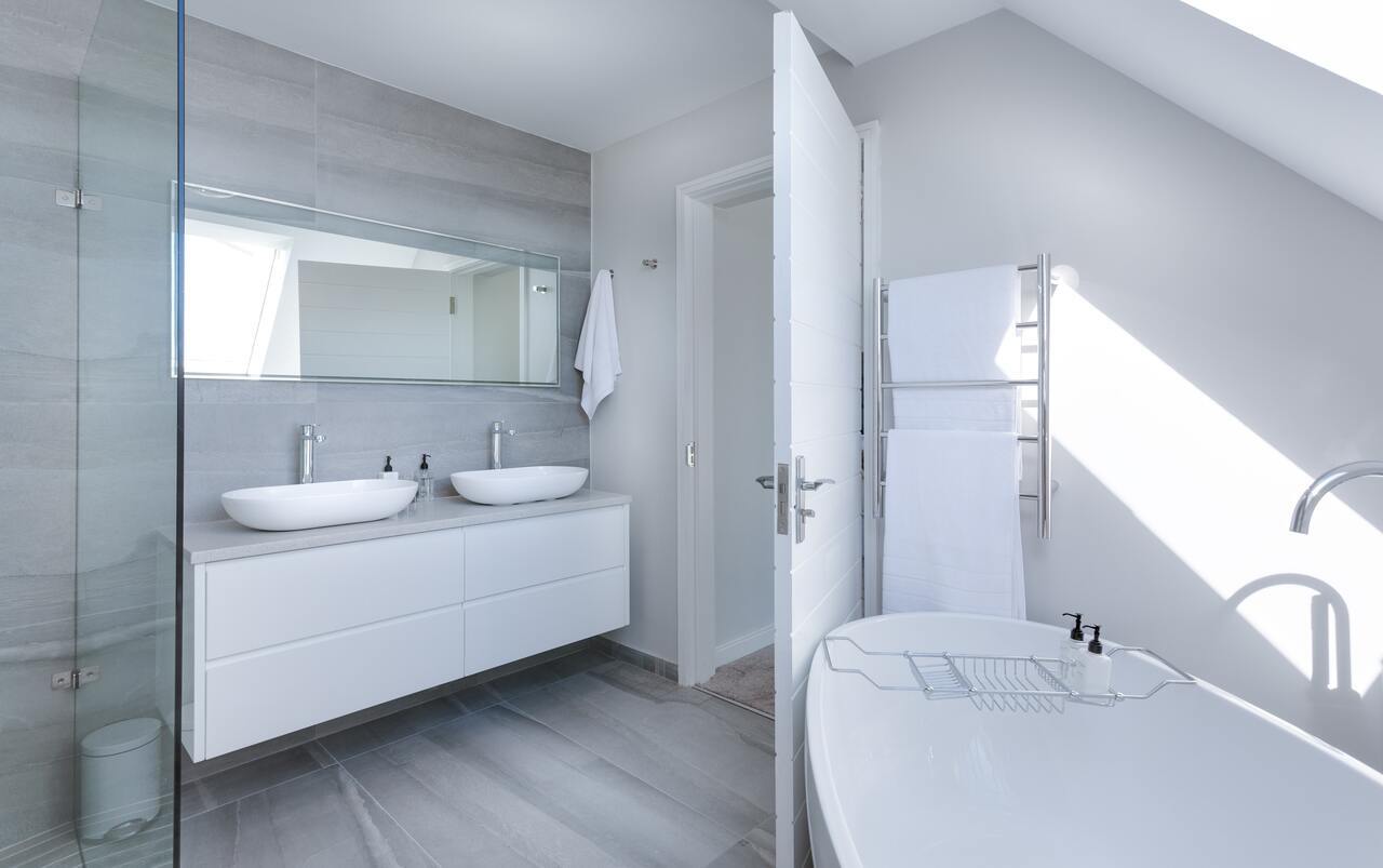 Top-Trends-in-Sanitary-Ware-for-2023-Whats-New-and-Whats-Next-in-Bathroom-Design